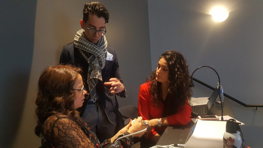 Clinical instruction during a live patient session